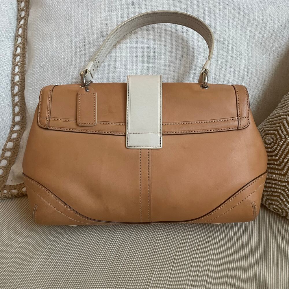 Vintage Coach Soho Buckle Flap 6692 | Tan Ivory Vachetta Leather Y2K - Picture 4 of 15